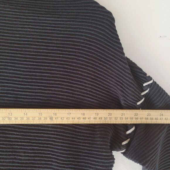 T Tahari Funnel Neck Sweater Stitch Shoulder Black Cozy Fall Comfort Medium - Picture 9 of 9